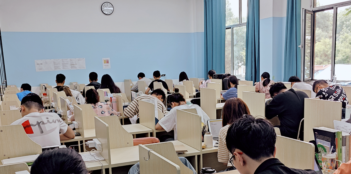 安顺考研寄宿学校-学习氛围